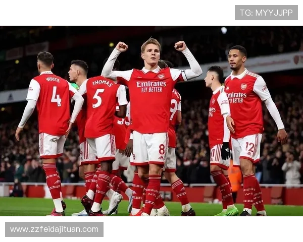 弗拉格无球跑动制造错位，拉开进攻空间改变球队战术结构