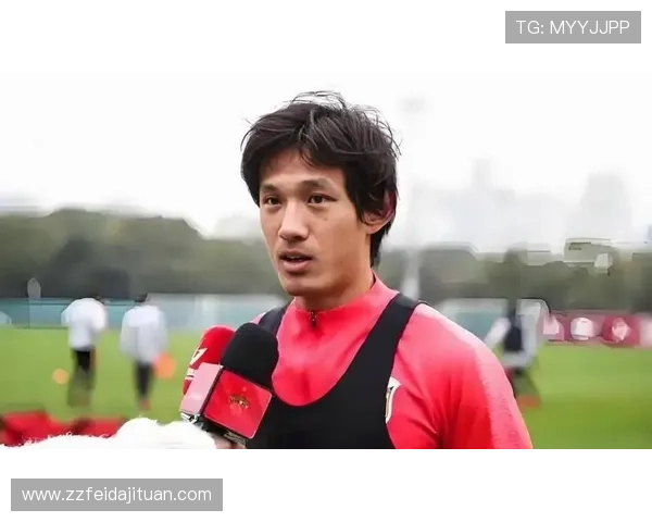 王燊超场下生活简直反差大戏，谁想到他爱收藏古董还戒糖呢？